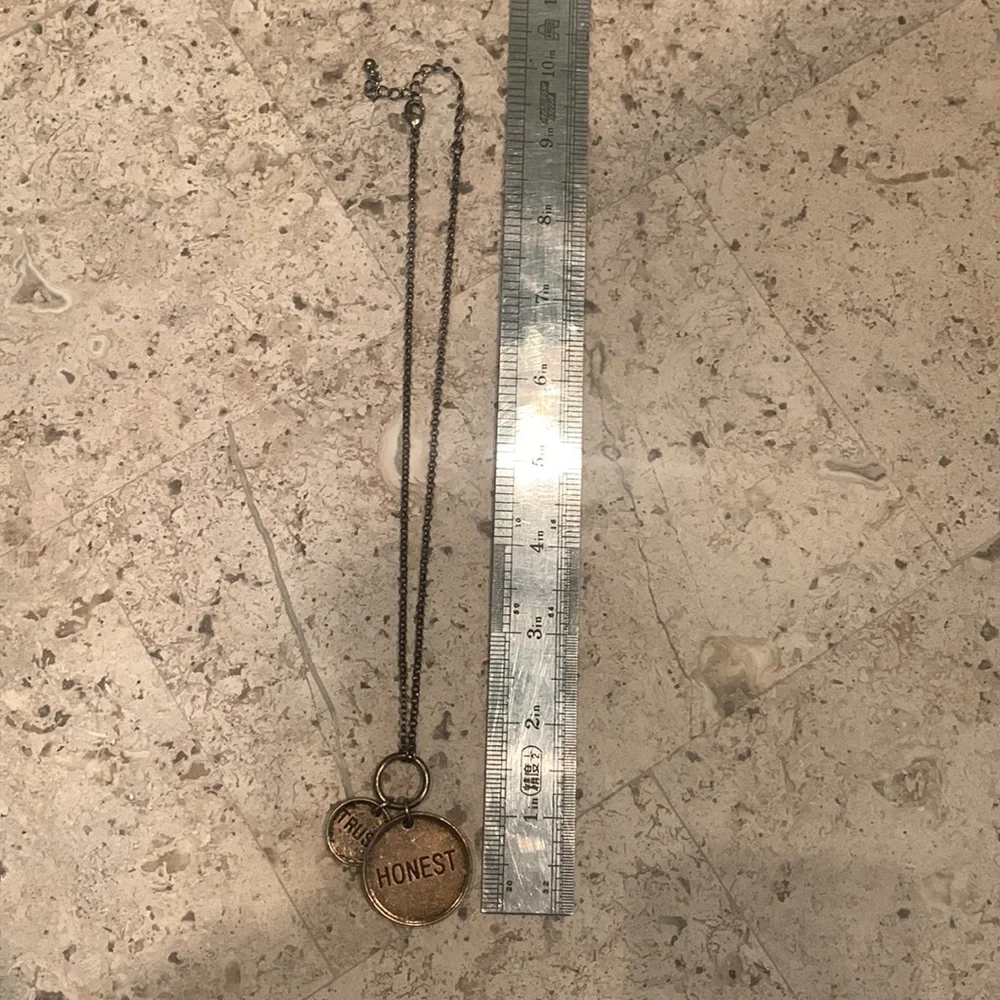 🗝️ Trust + Honest Necklace 🗝️ - Picture 5 of 5